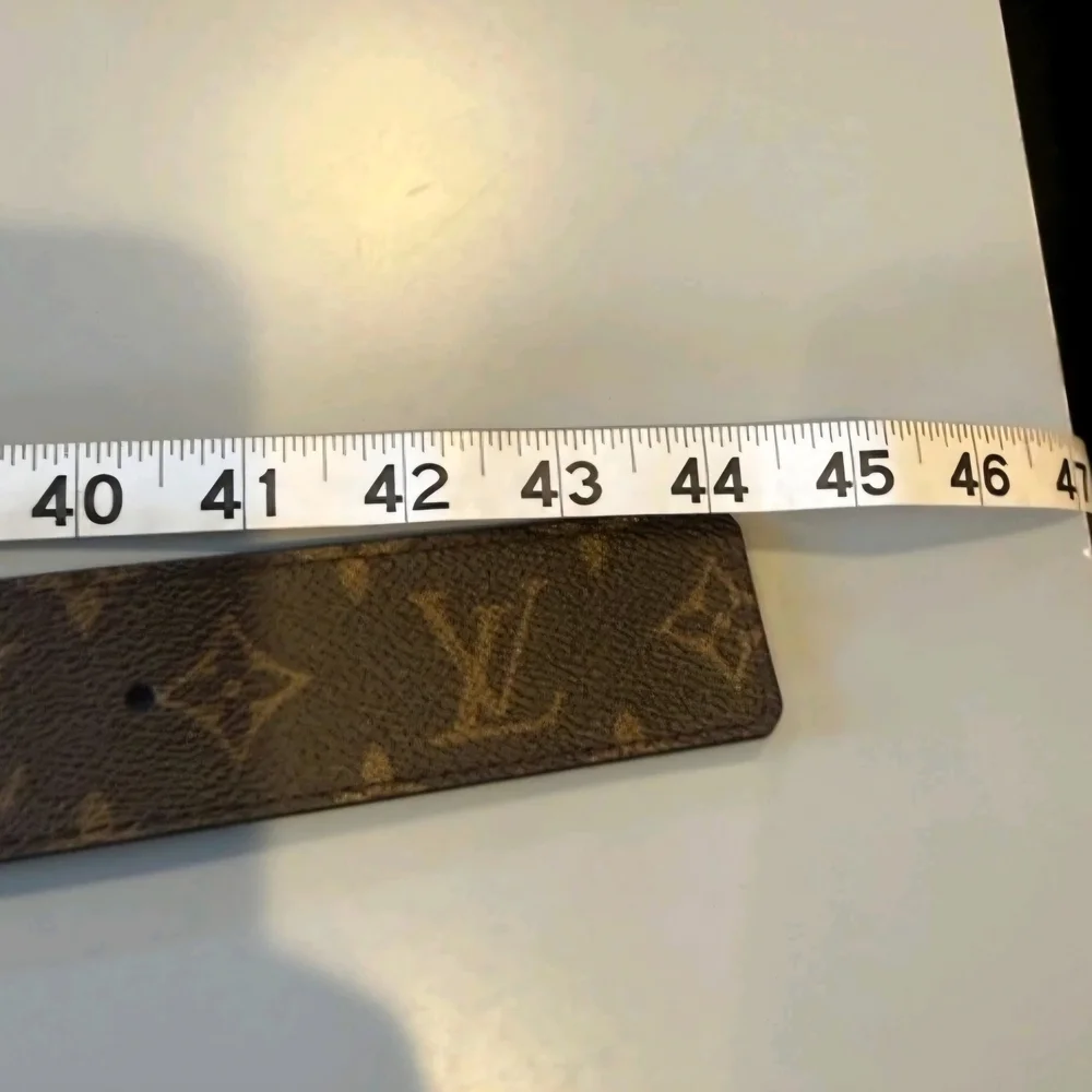 Louis Vuitton Reversible Brown/ Black (Unisex) Monogram LV Logo Belt Size 95/38 - Picture 4 of 8
